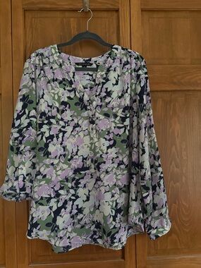 Zac & Rachel Lavender and Olive Floral V-Neck Blouse